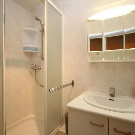 Mont-dore : Duplex 4p Avec Balcon, Garage Et Wi-fi - Fr-1-608-3 Le Mont-Dore